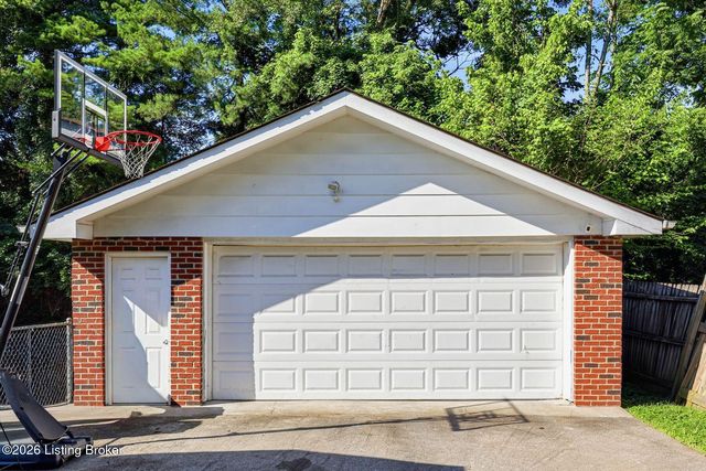 5404 Rayburn Rd, Louisville, KY 40272