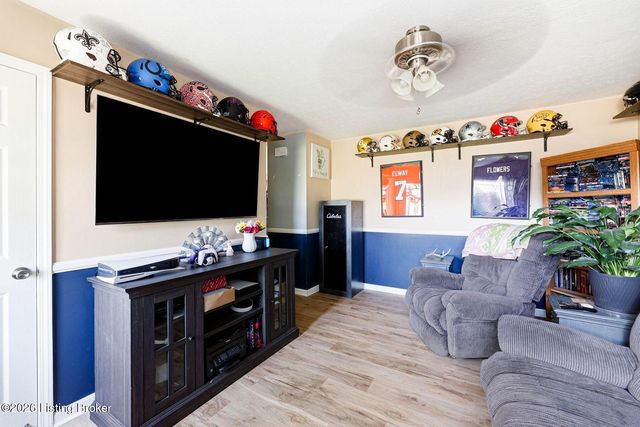 5404 Rayburn Rd, Louisville, KY 40272