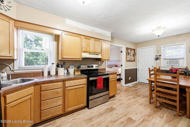 5404 Rayburn Rd, Louisville, KY 40272