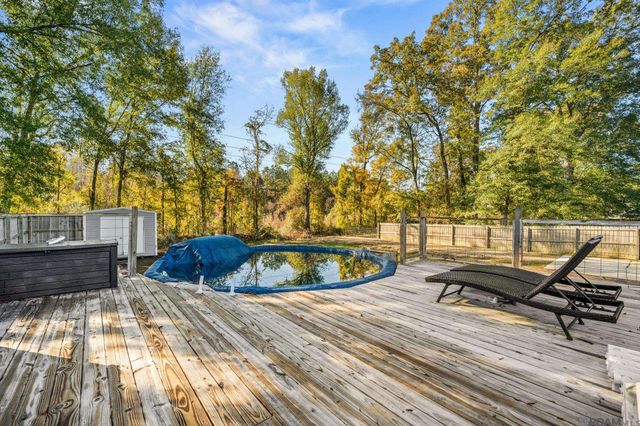 8114 Versailles Dr, Denham Springs, LA 70706