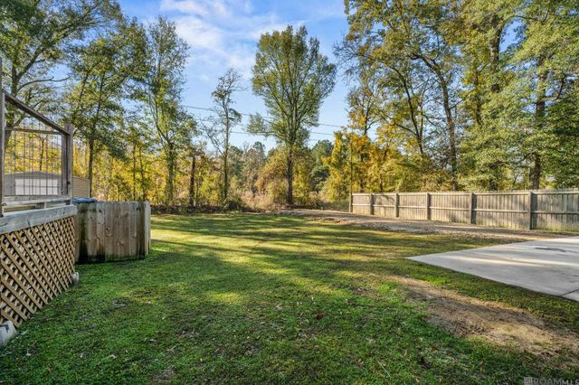 8114 Versailles Dr, Denham Springs, LA 70706