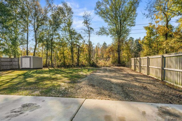 8114 Versailles Dr, Denham Springs, LA 70706