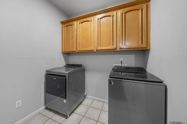 8114 Versailles Dr, Denham Springs, LA 70706