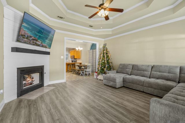 8114 Versailles Dr, Denham Springs, LA 70706