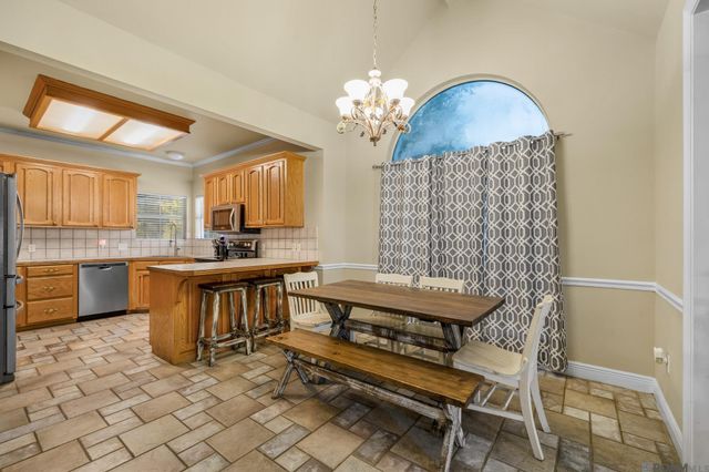 8114 Versailles Dr, Denham Springs, LA 70706