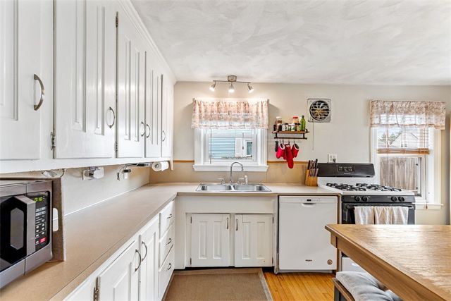 37 Grand Avenue, Pawtucket, RI 02861