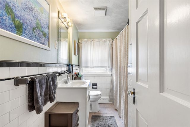 37 Grand Avenue, Pawtucket, RI 02861