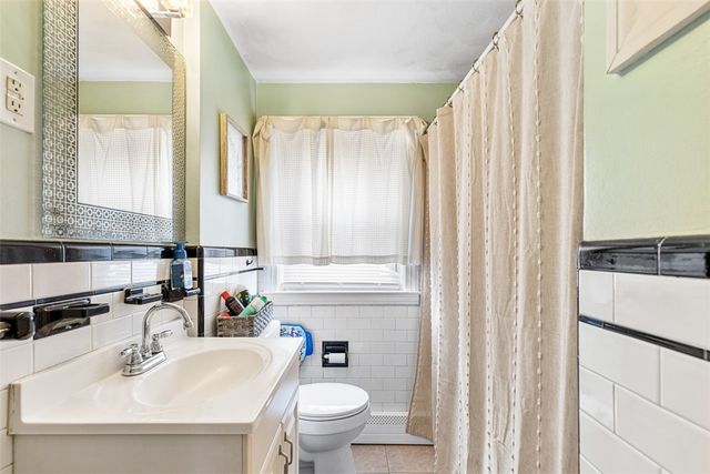 37 Grand Avenue, Pawtucket, RI 02861