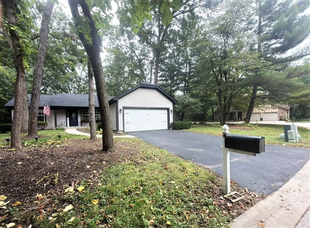 4 Dartmouth Court, Streamwood, IL 60107 — exterior