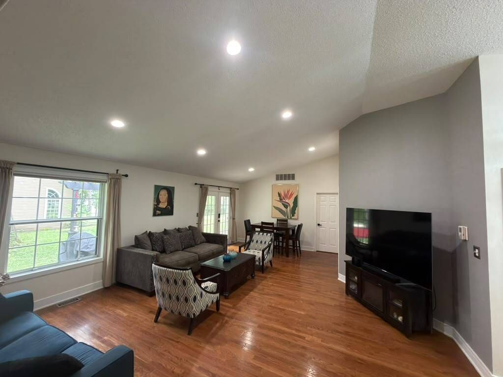 4 Dartmouth Court, Streamwood, IL 60107 — photo 5