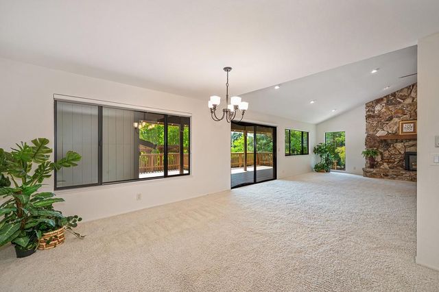 4821 Saint Thomas Dr, Fair Oaks, CA 95628