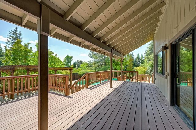 4821 Saint Thomas Dr, Fair Oaks, CA 95628