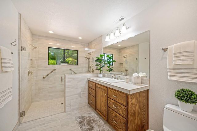 4821 Saint Thomas Dr, Fair Oaks, CA 95628