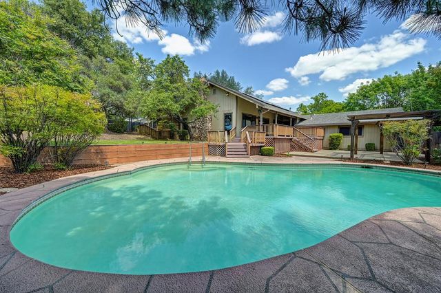 4821 Saint Thomas Dr, Fair Oaks, CA 95628