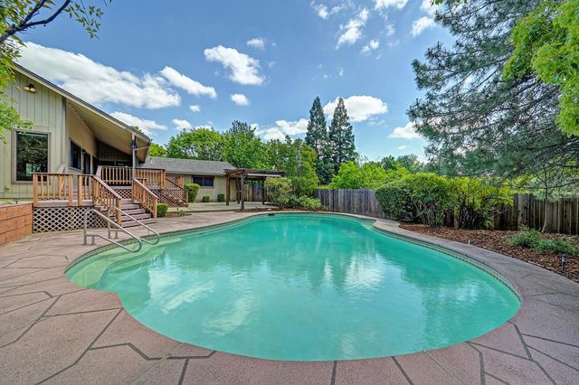 4821 Saint Thomas Dr, Fair Oaks, CA 95628