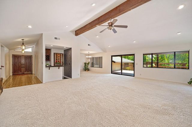 4821 Saint Thomas Dr, Fair Oaks, CA 95628