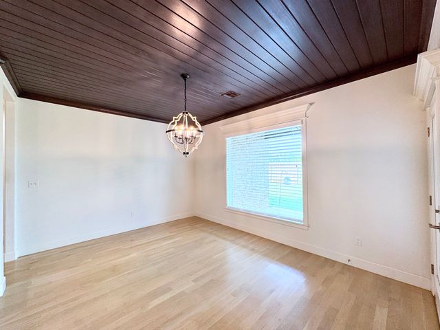 6601 S Indianwood Avenue, Broken Arrow, OK 74011