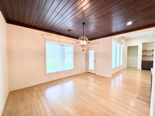 6601 S Indianwood Avenue, Broken Arrow, OK 74011