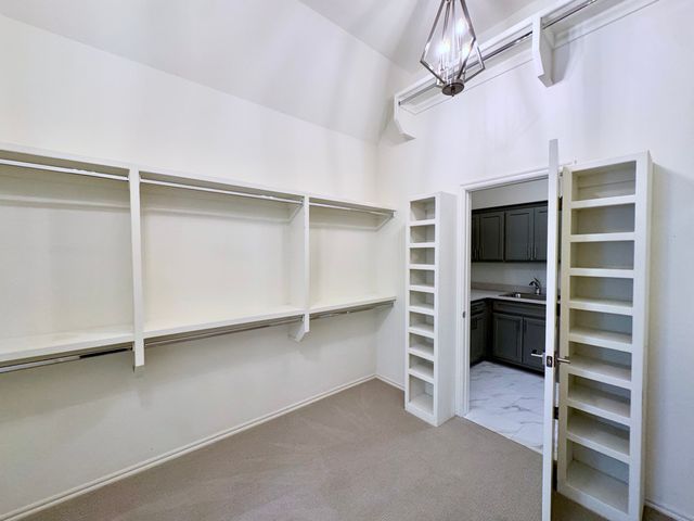 6601 S Indianwood Avenue, Broken Arrow, OK 74011