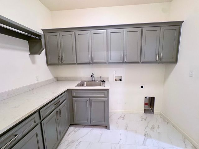 6601 S Indianwood Avenue, Broken Arrow, OK 74011