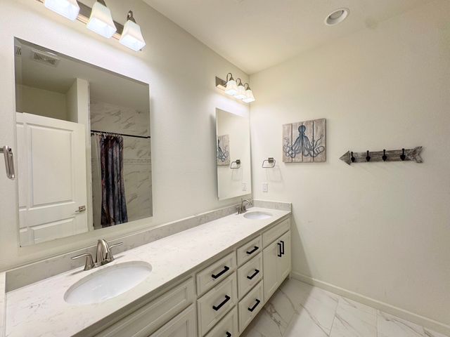 6601 S Indianwood Avenue, Broken Arrow, OK 74011