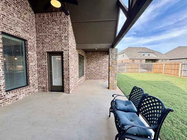 6601 S Indianwood Avenue, Broken Arrow, OK 74011
