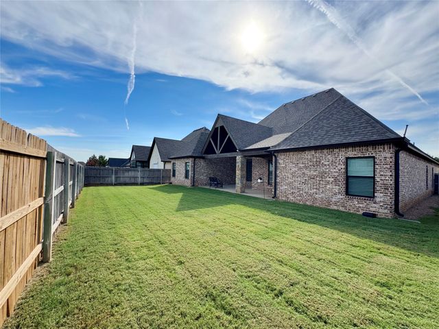6601 S Indianwood Avenue, Broken Arrow, OK 74011