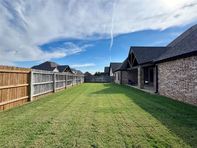 6601 S Indianwood Avenue, Broken Arrow, OK 74011