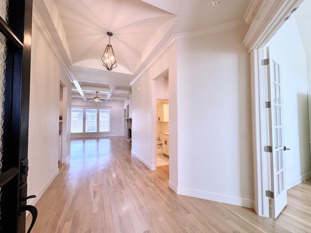 6601 S Indianwood Avenue, Broken Arrow, OK 74011
