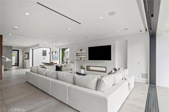 538 Alta Vista, Los Angeles, CA 90036