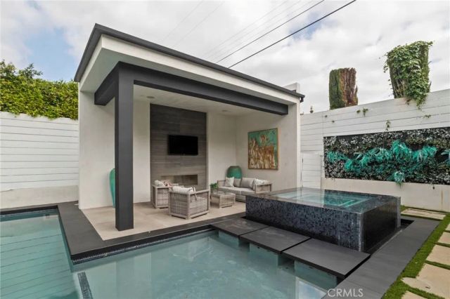538 Alta Vista, Los Angeles, CA 90036
