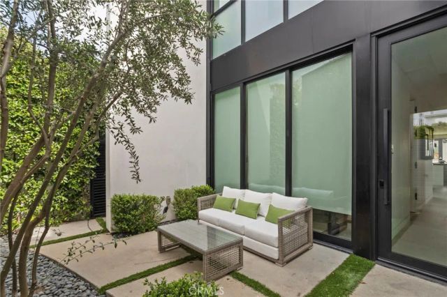 538 Alta Vista, Los Angeles, CA 90036