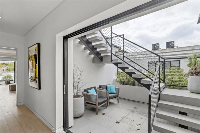 538 Alta Vista, Los Angeles, CA 90036