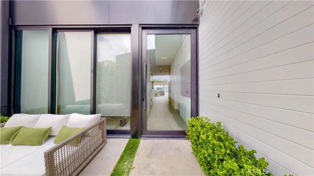 538 Alta Vista, Los Angeles, CA 90036