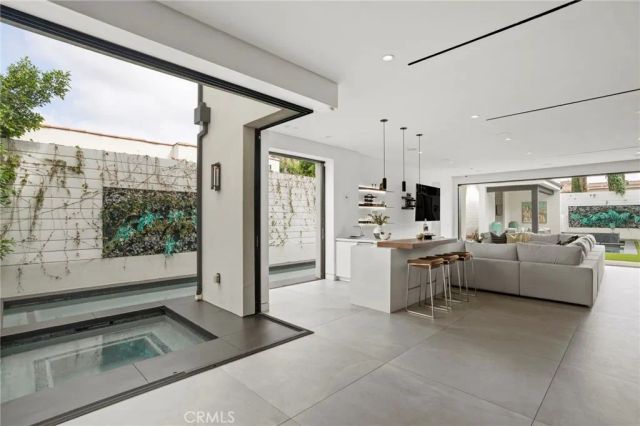 538 Alta Vista, Los Angeles, CA 90036