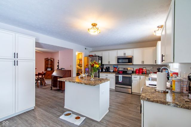 7138 Eagle Trace Way, Indianapolis, IN 46237