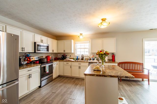 7138 Eagle Trace Way, Indianapolis, IN 46237