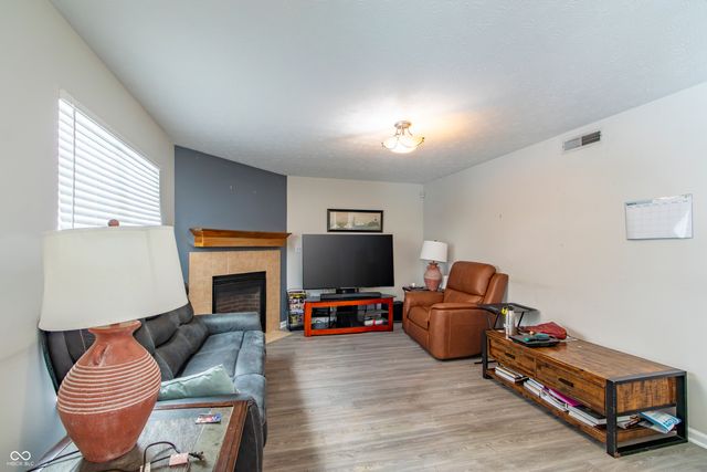 7138 Eagle Trace Way, Indianapolis, IN 46237