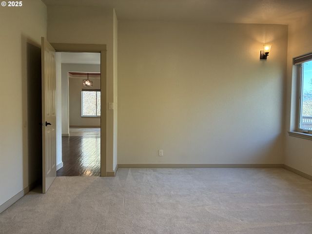 286 WINCHESTER CREEK Ave, Winchester, OR 97495