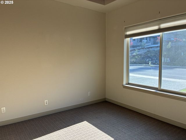 286 WINCHESTER CREEK Ave, Winchester, OR 97495