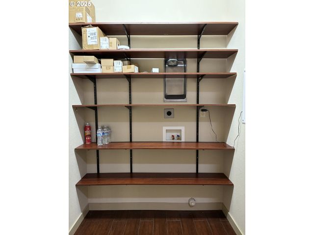 286 WINCHESTER CREEK Ave, Winchester, OR 97495