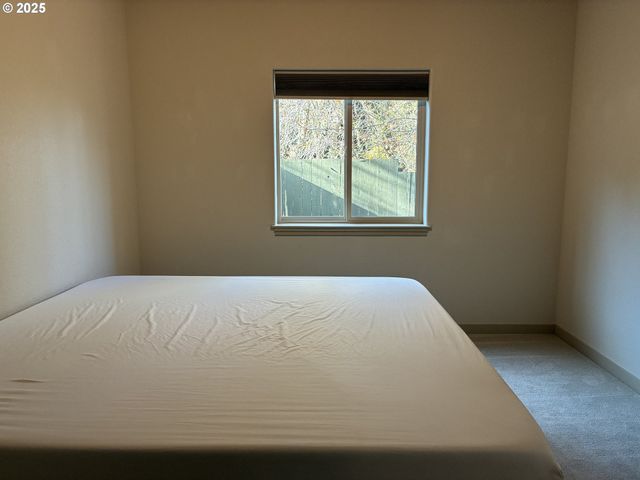 286 WINCHESTER CREEK Ave, Winchester, OR 97495