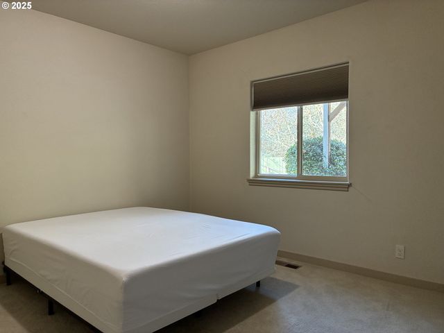 286 WINCHESTER CREEK Ave, Winchester, OR 97495