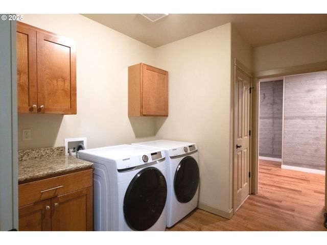 286 WINCHESTER CREEK Ave, Winchester, OR 97495