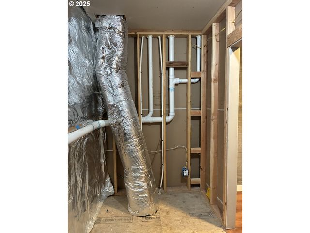 286 WINCHESTER CREEK Ave, Winchester, OR 97495