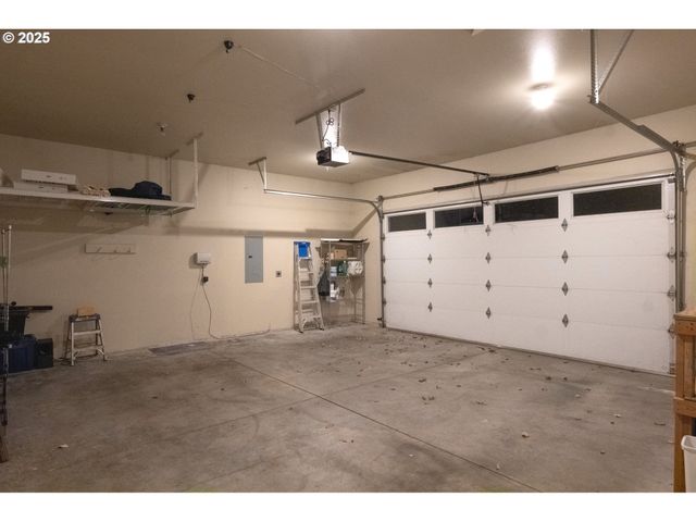 286 WINCHESTER CREEK Ave, Winchester, OR 97495