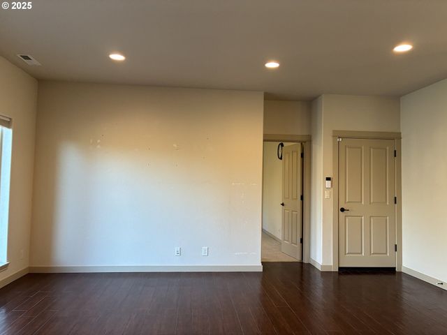 286 WINCHESTER CREEK Ave, Winchester, OR 97495