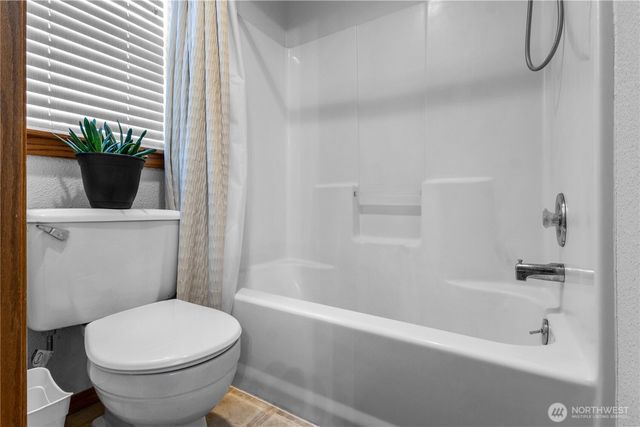 6112 Thornbury Court SE, Lacey, WA 98513