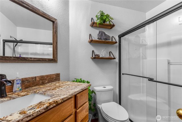 6112 Thornbury Court SE, Lacey, WA 98513