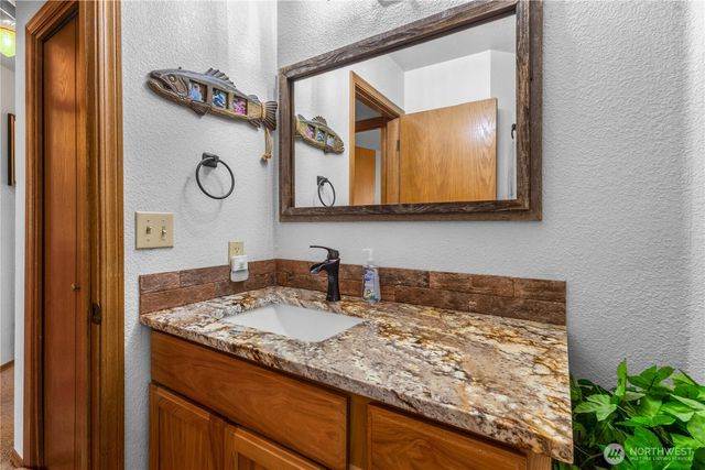 6112 Thornbury Court SE, Lacey, WA 98513